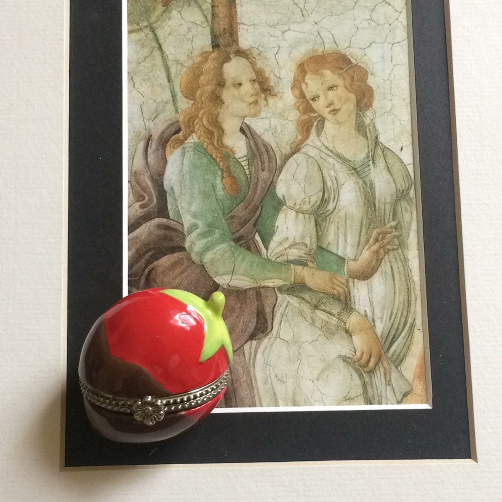 Beautiful vintage strawberry metal/porcelain box